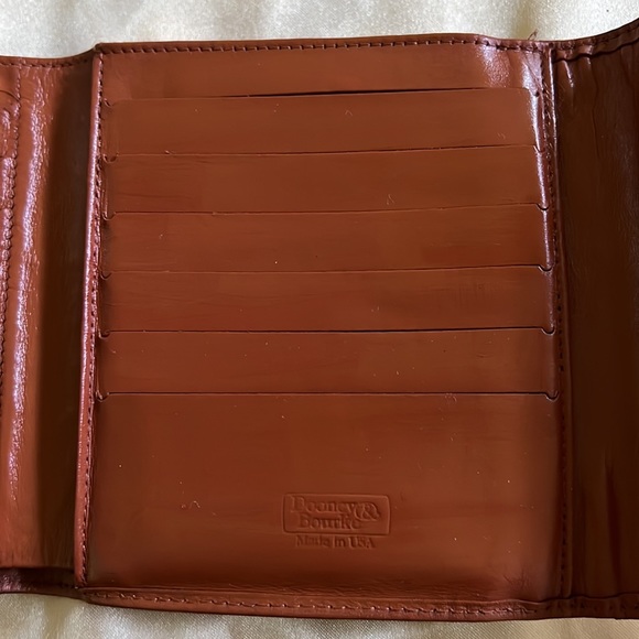 Vintage Dooney and Bourke Wallet - Picture 4 of 7